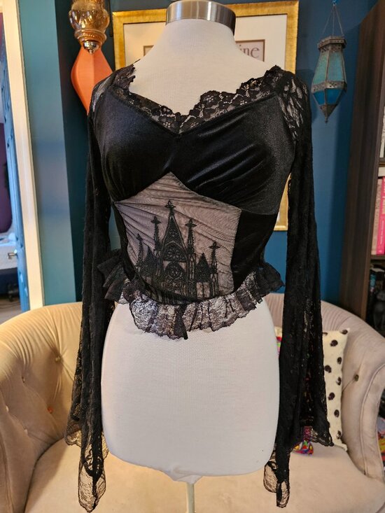 ROMWE Tops - Gothic Embroidered Lace Top // Whimsigoth Blouse Size 6 Medium